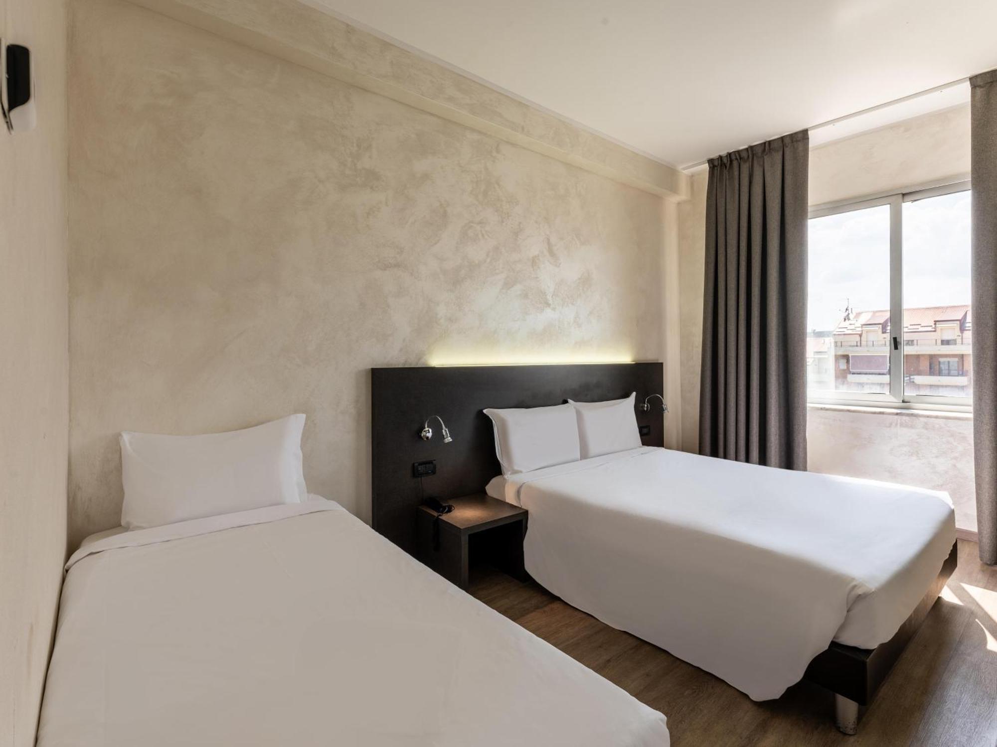 Hotel B&B Hotel Borgaro Torinese 4*