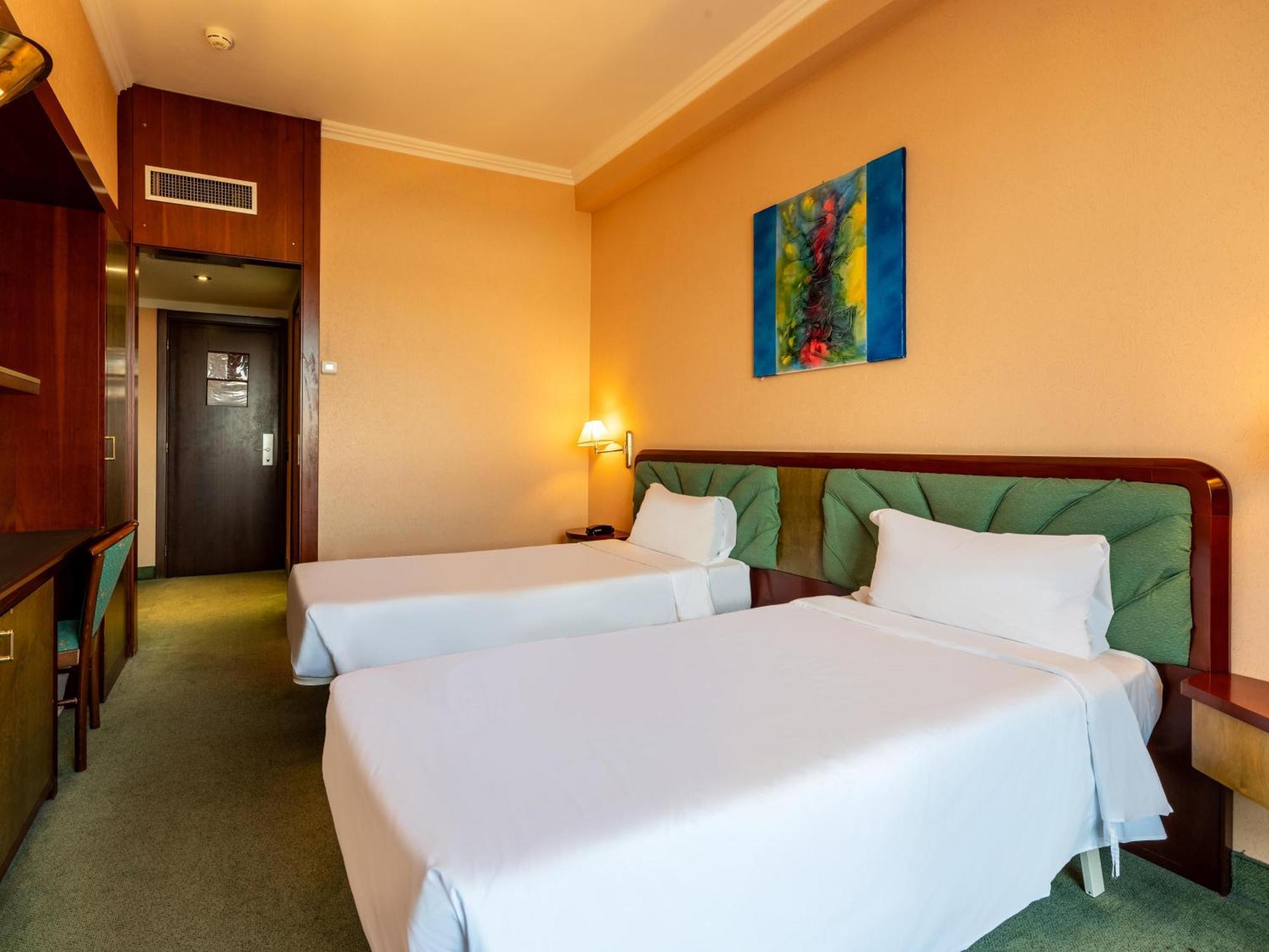 Hotel B&B Hotel Borgaro Torinese 4*