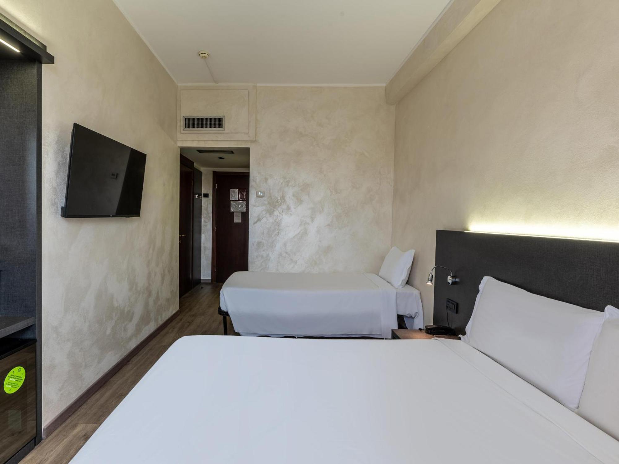 B&B Hotel Borgaro Torinese Hotel